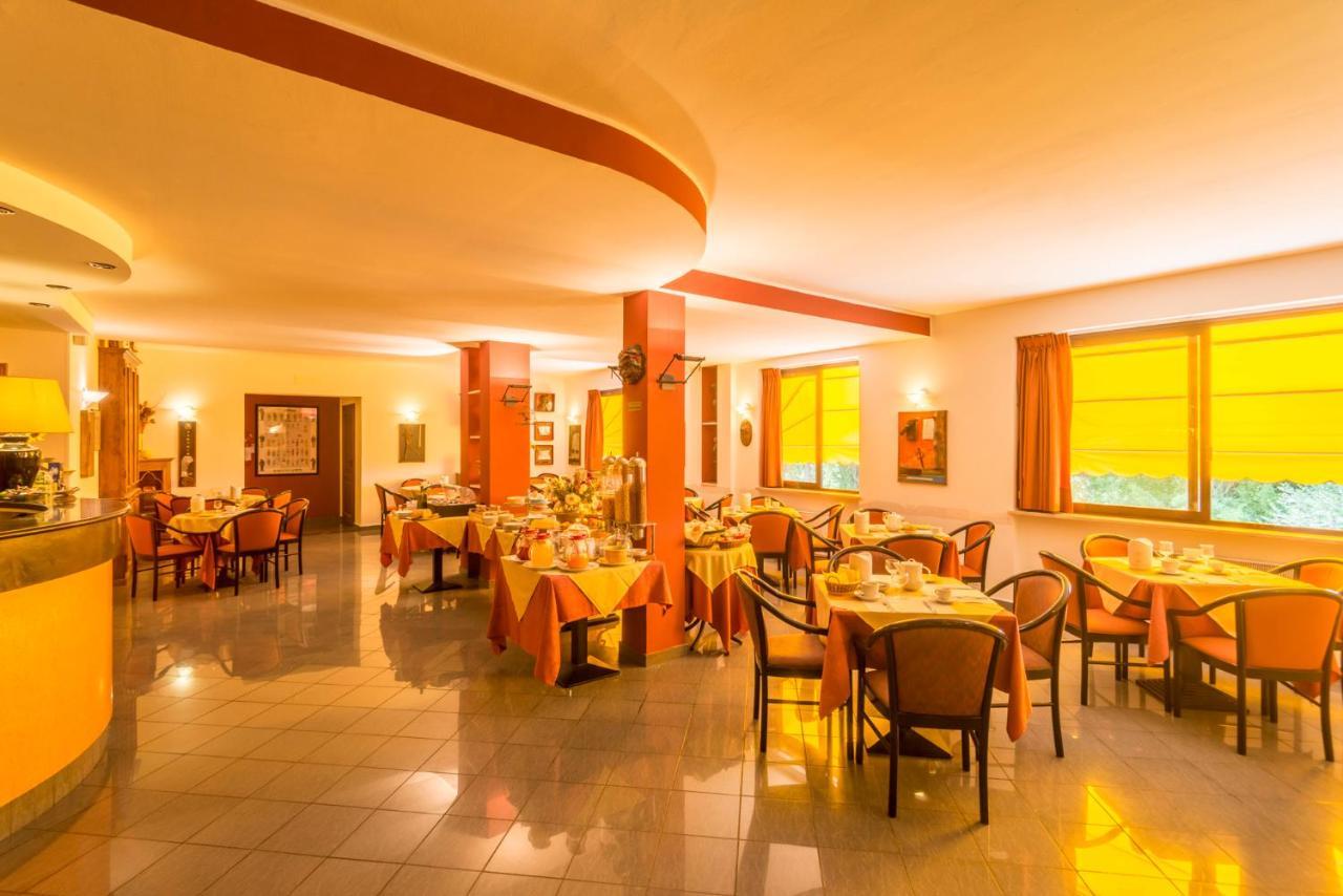 Hotel Le Rocce 马焦内 外观 照片