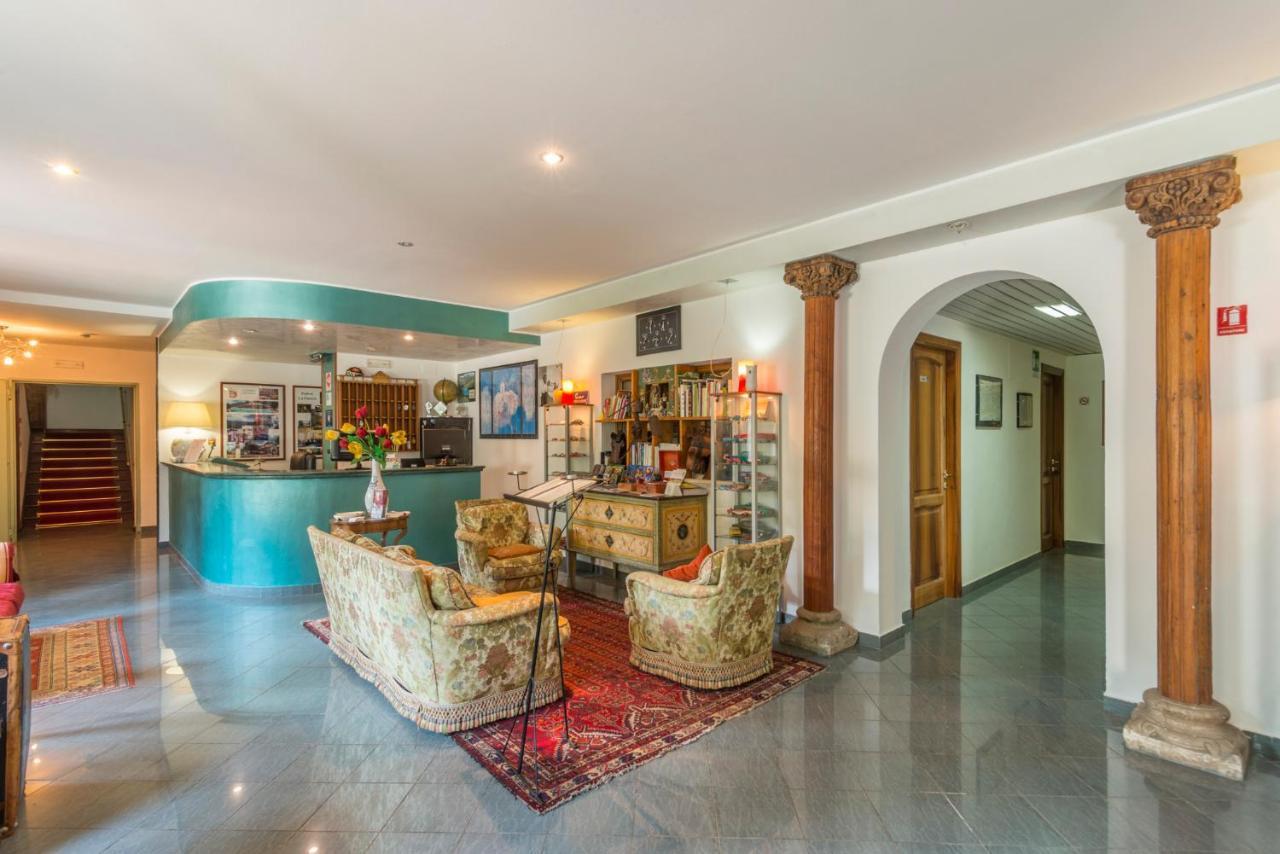 Hotel Le Rocce 马焦内 外观 照片