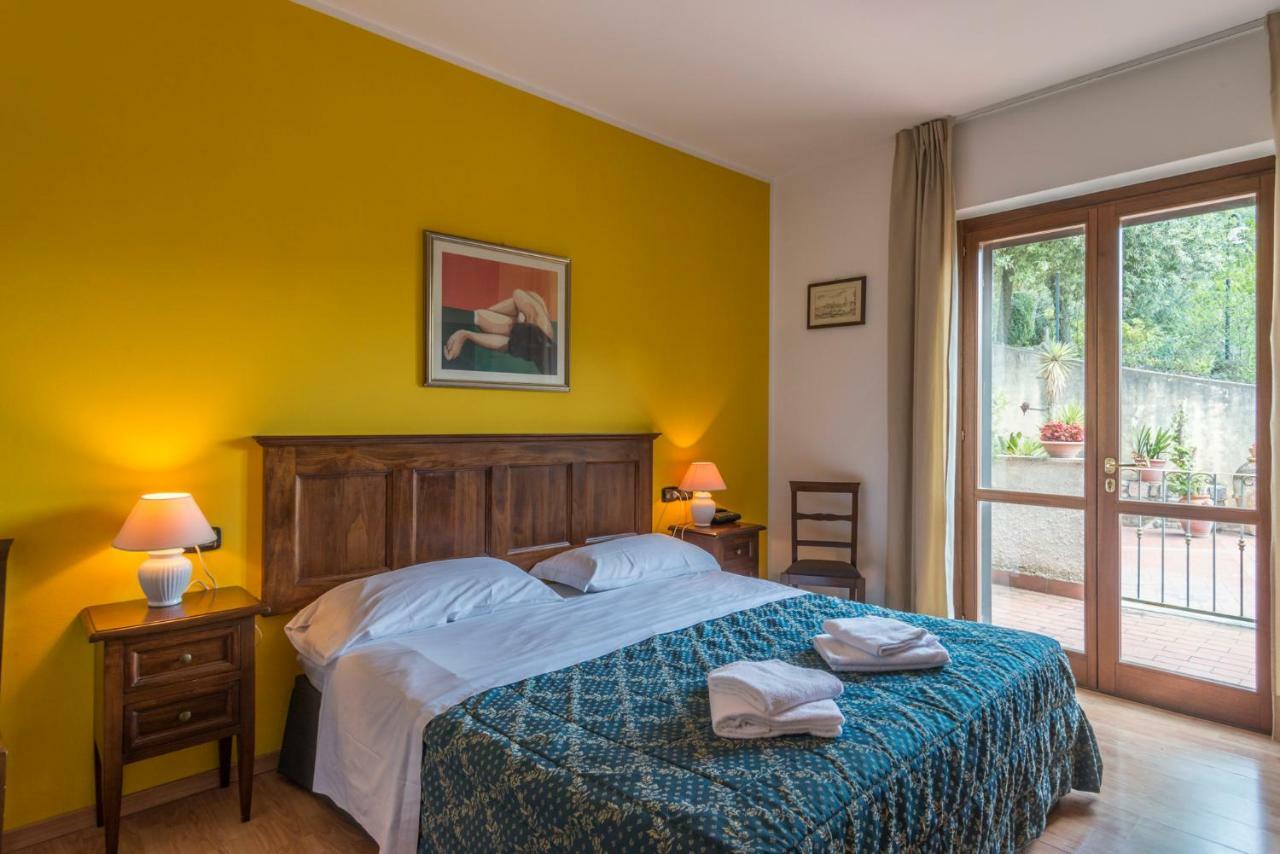 Hotel Le Rocce 马焦内 外观 照片